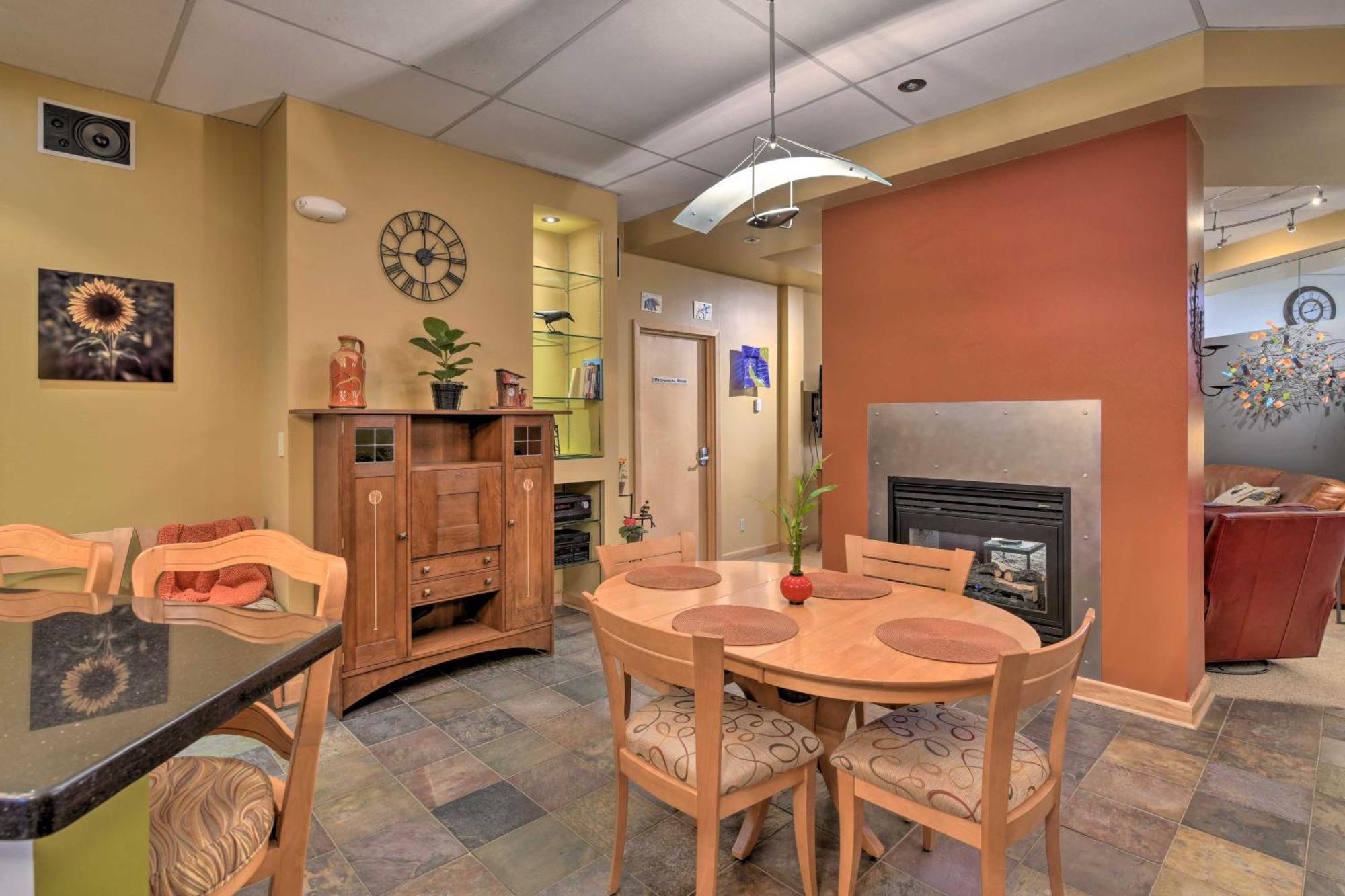 Idyllic Dtwn Anchorage Condo With Fireplace! מראה חיצוני תמונה
