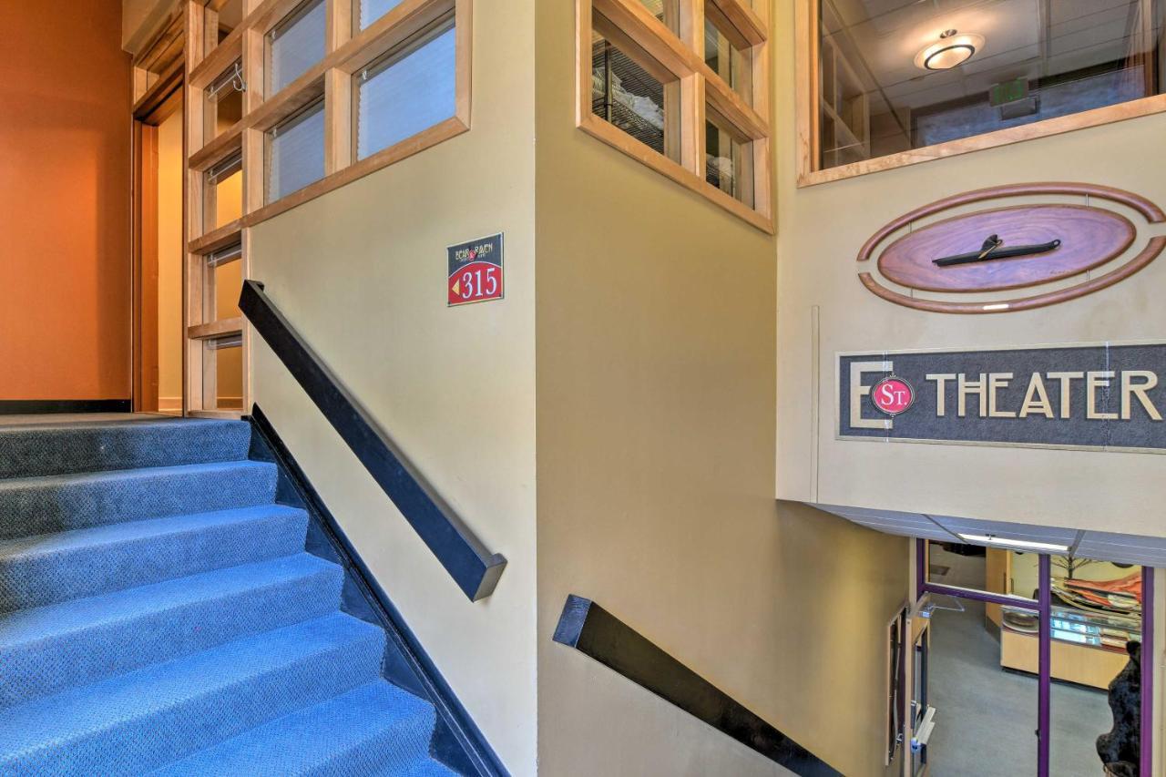 Idyllic Dtwn Anchorage Condo With Fireplace! מראה חיצוני תמונה